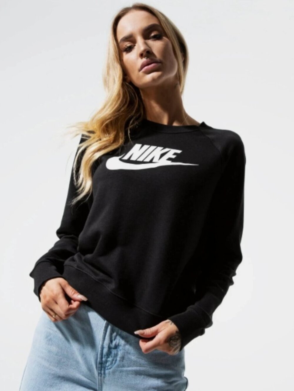 Nike Women's Essential Crew Fleece Sweatshirt (Black) Size XS